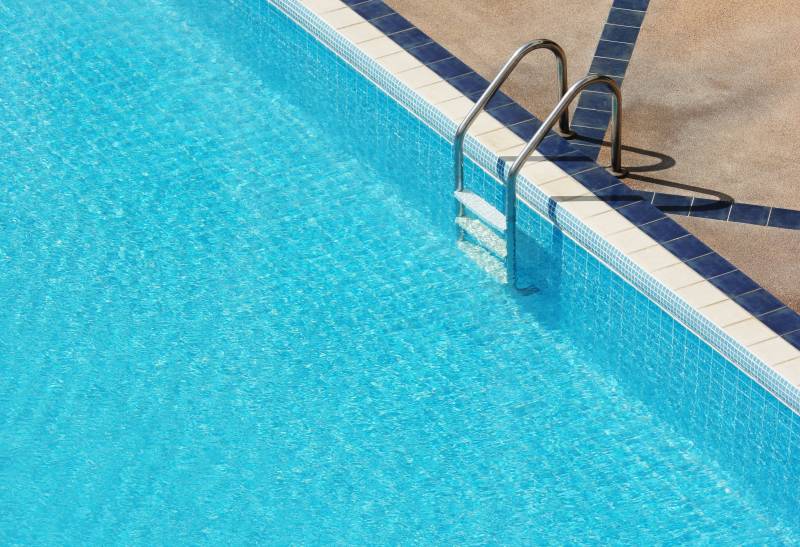 swimmingpoolwithstairhotel1minjpg 63f8b4c58fbdc